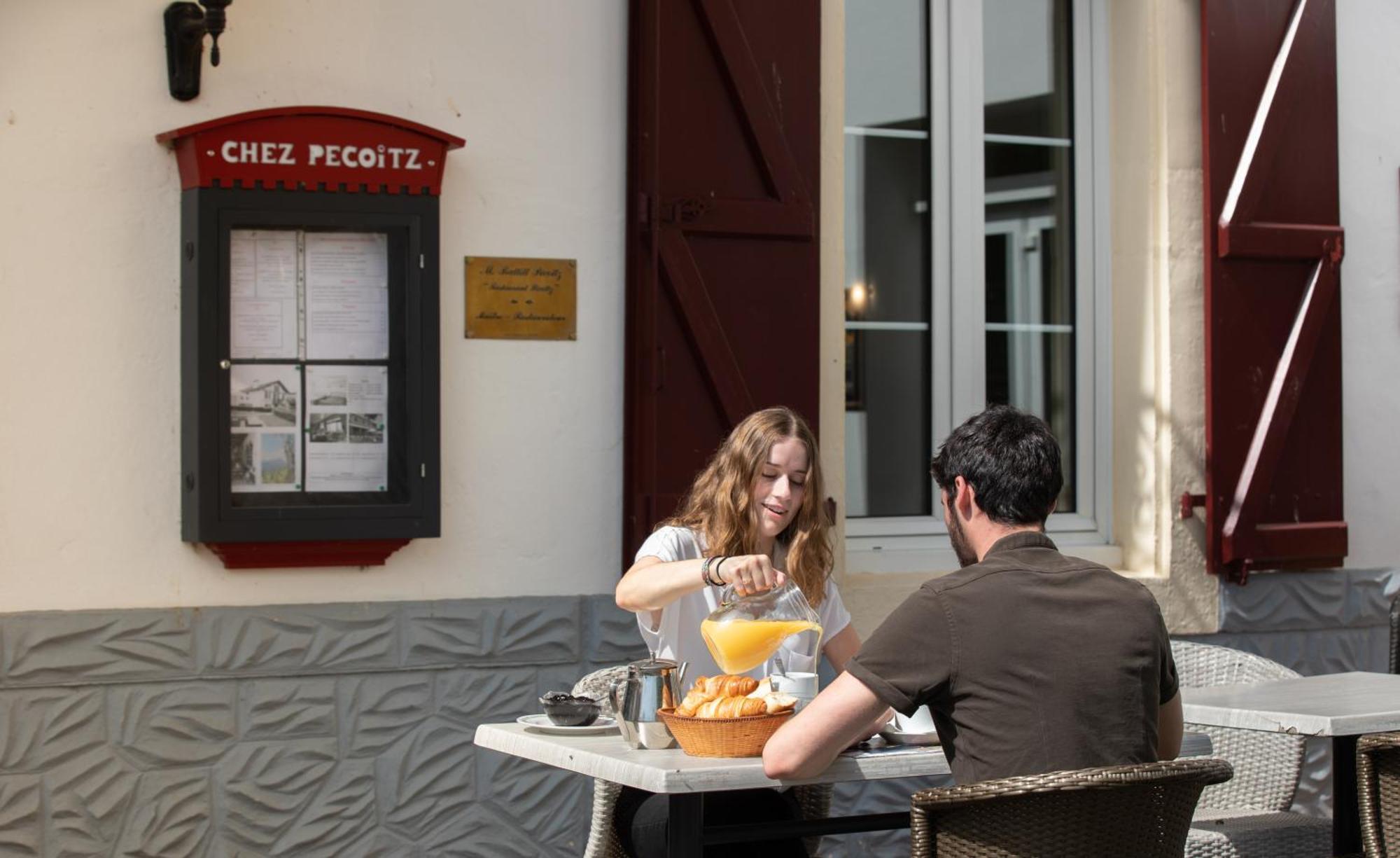 Hotel Restaurant Pecoitz Сен Жан Пие-дьо-Пор Екстериор снимка